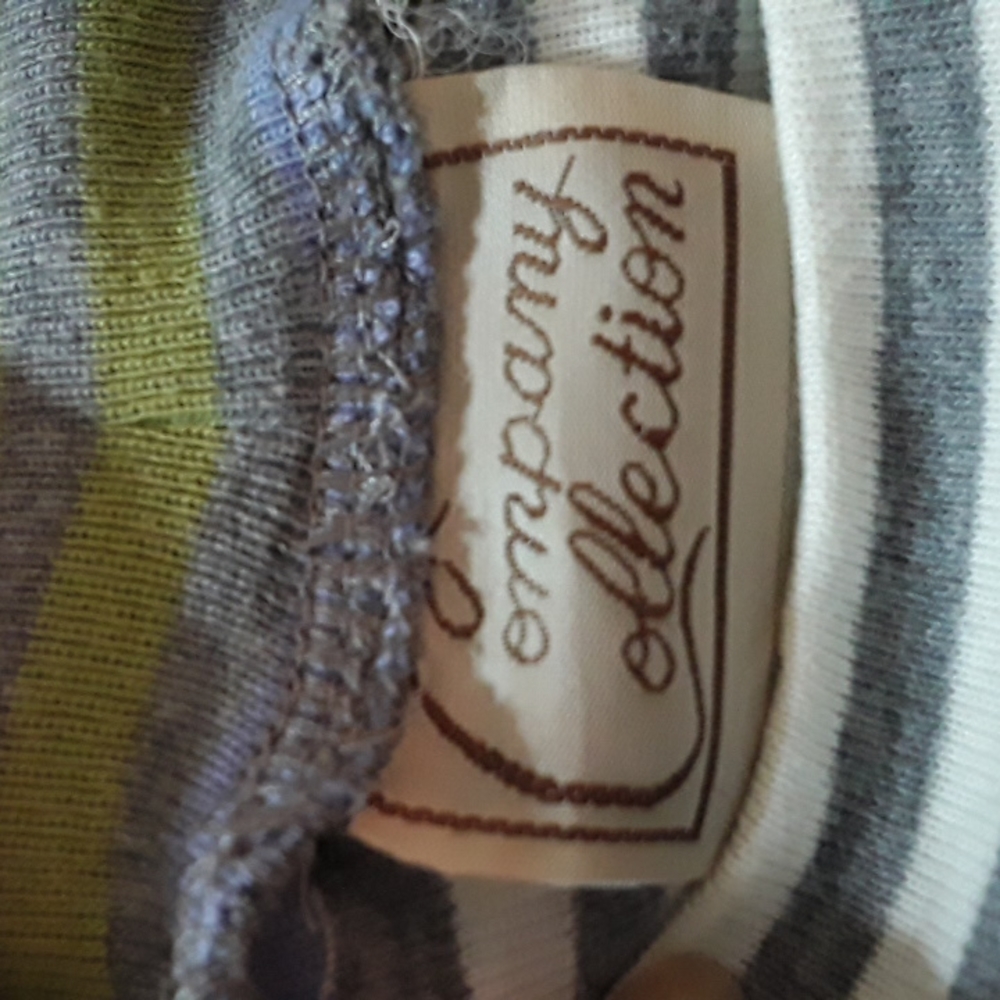 COMPANY COLLECTION TOP - Picture 5 of 6